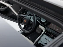 Porsche Panamera 4 E-Hybrid in AVENTURINGRÜNMETALLIC