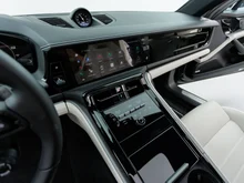 Porsche Panamera 4 E-Hybrid in AVENTURINGRÜNMETALLIC