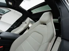 Porsche Panamera 4 E-Hybrid in AVENTURINGRÜNMETALLIC