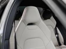 Porsche Panamera 4 E-Hybrid in AVENTURINGRÜNMETALLIC