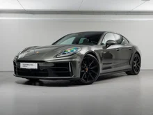 Porsche Panamera 4 E-Hybrid in AVENTURINGRÜNMETALLIC