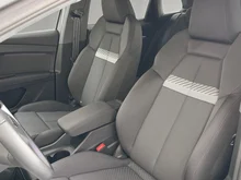 Audi Q4 e-tron 45 e-tron in KIESELGRAU