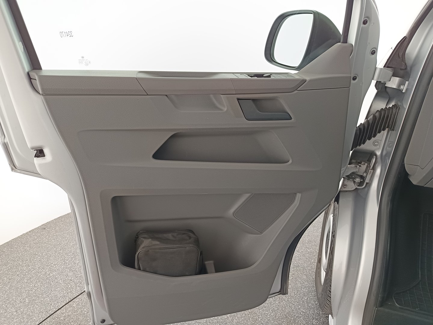 VW Transporter Kombi TDI 4MOTION | Bild 11 von 36