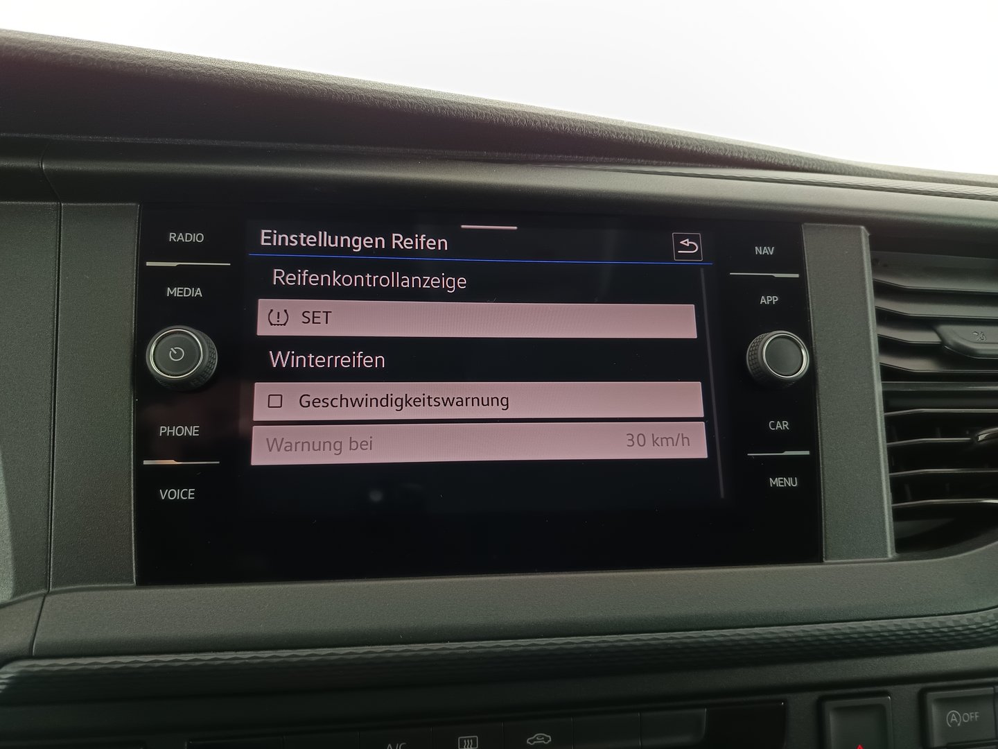 VW Transporter Kombi TDI 4MOTION | Bild 26 von 36