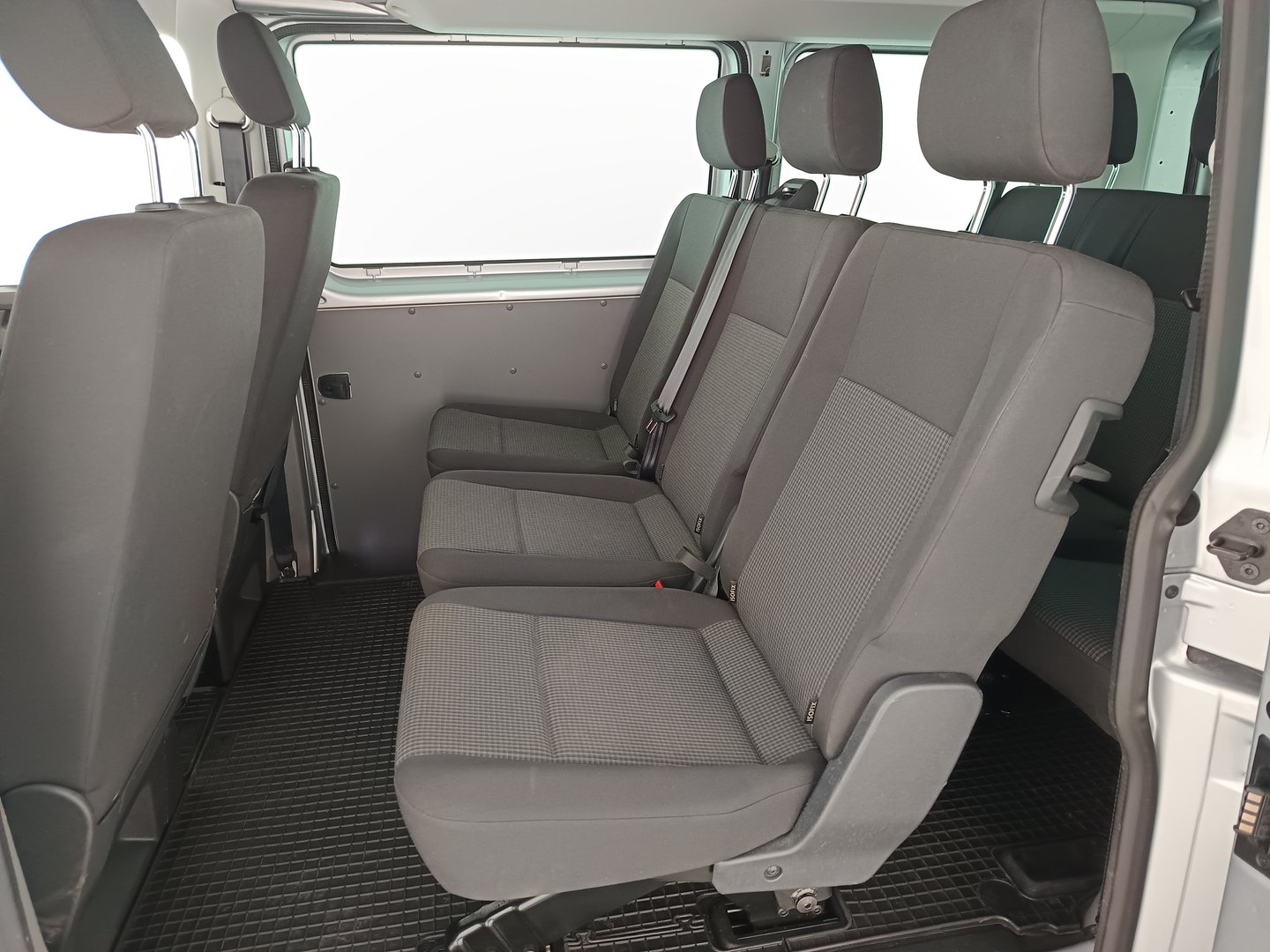 VW Transporter Kombi TDI 4MOTION | Bild 30 von 36