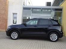 VW T-Cross Life TSI in Deep Black Perleffekt