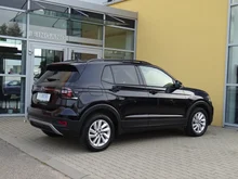 VW T-Cross Life TSI in Deep Black Perleffekt