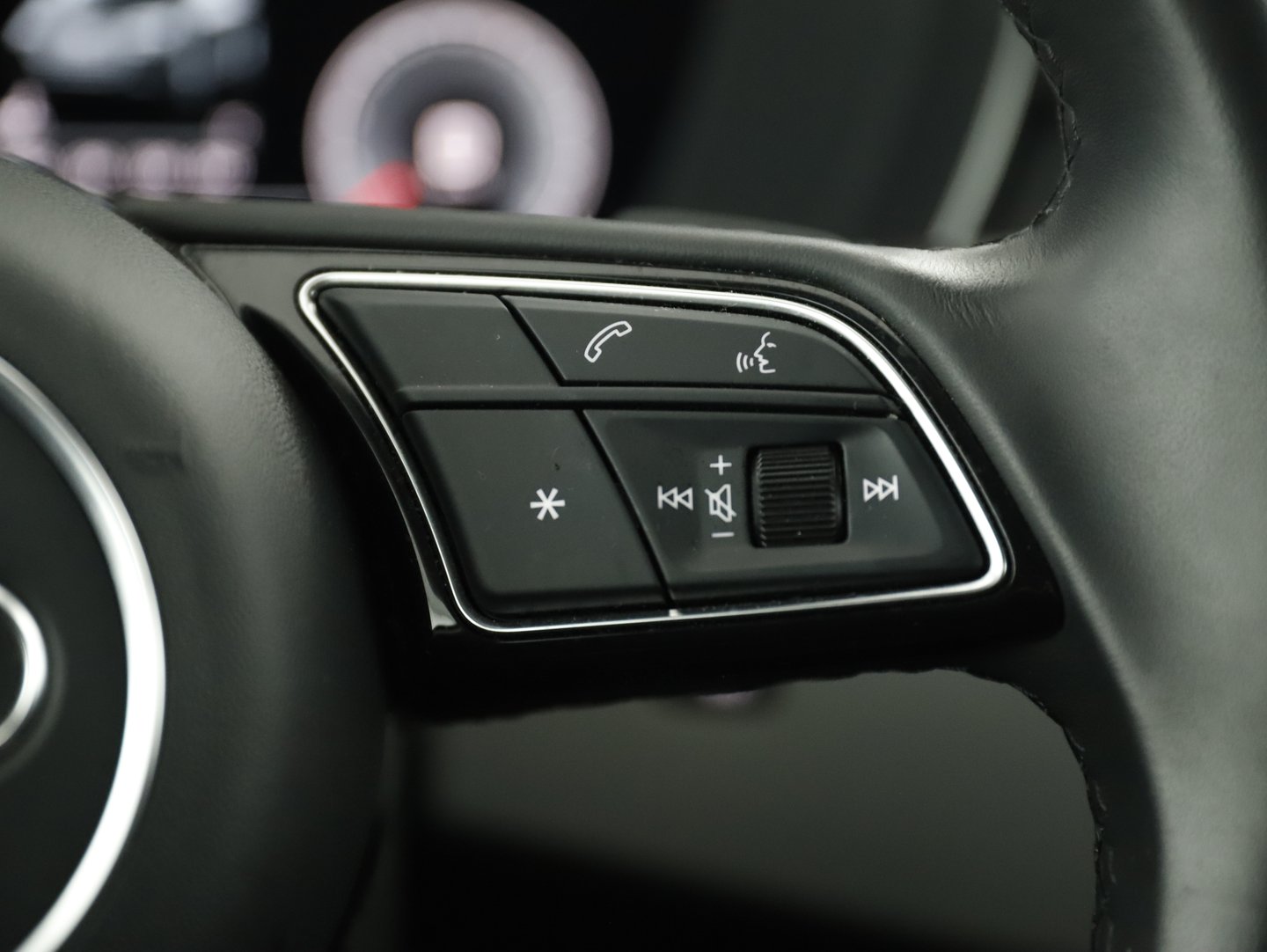 Audi A4 Avant 35 TDI advanced | Bild 14 von 24