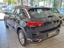 VW T-Roc Design TSI in Deep Black Perleffekt