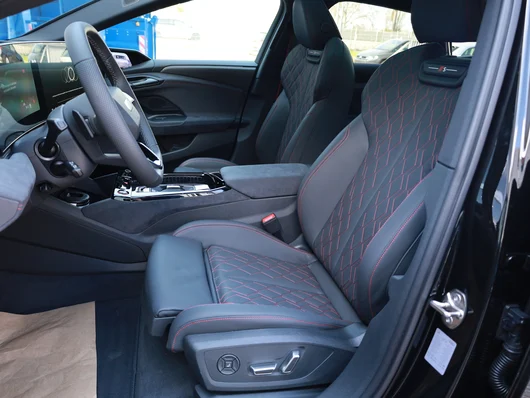 Bild eines Audi A6 Sportback e-tron quattro