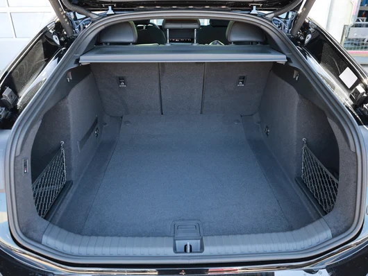 Bild eines Audi A6 Sportback e-tron quattro