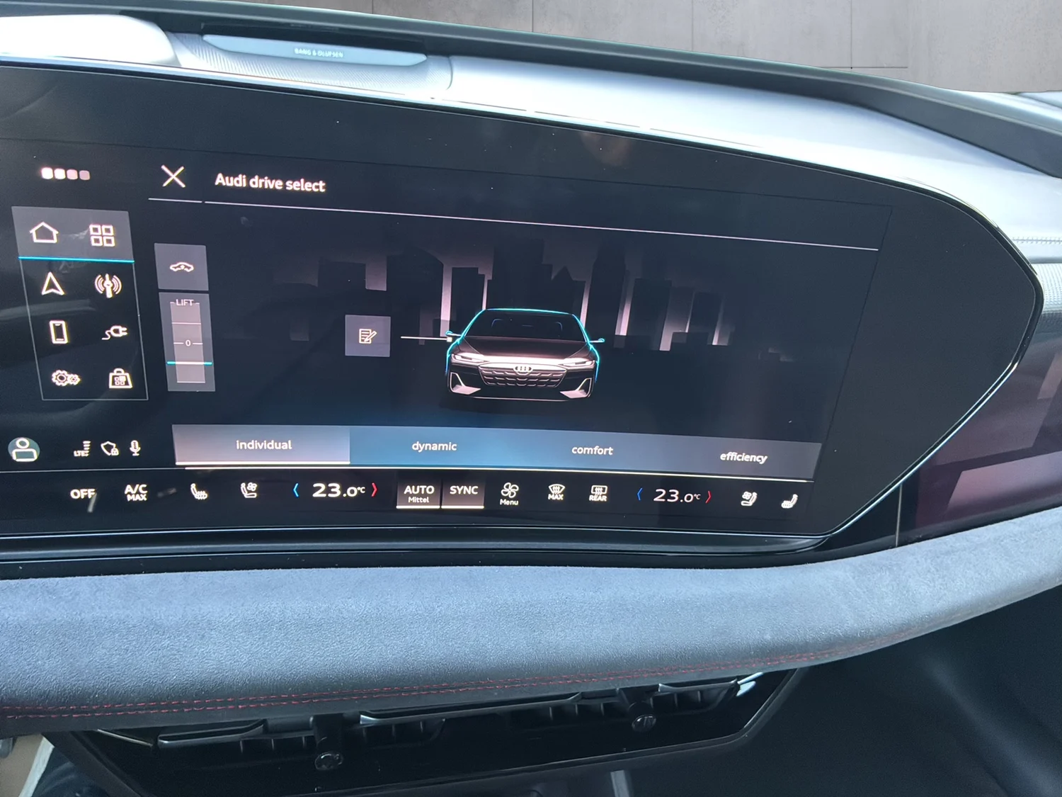 Bild eines Audi A6 Sportback e-tron quattro