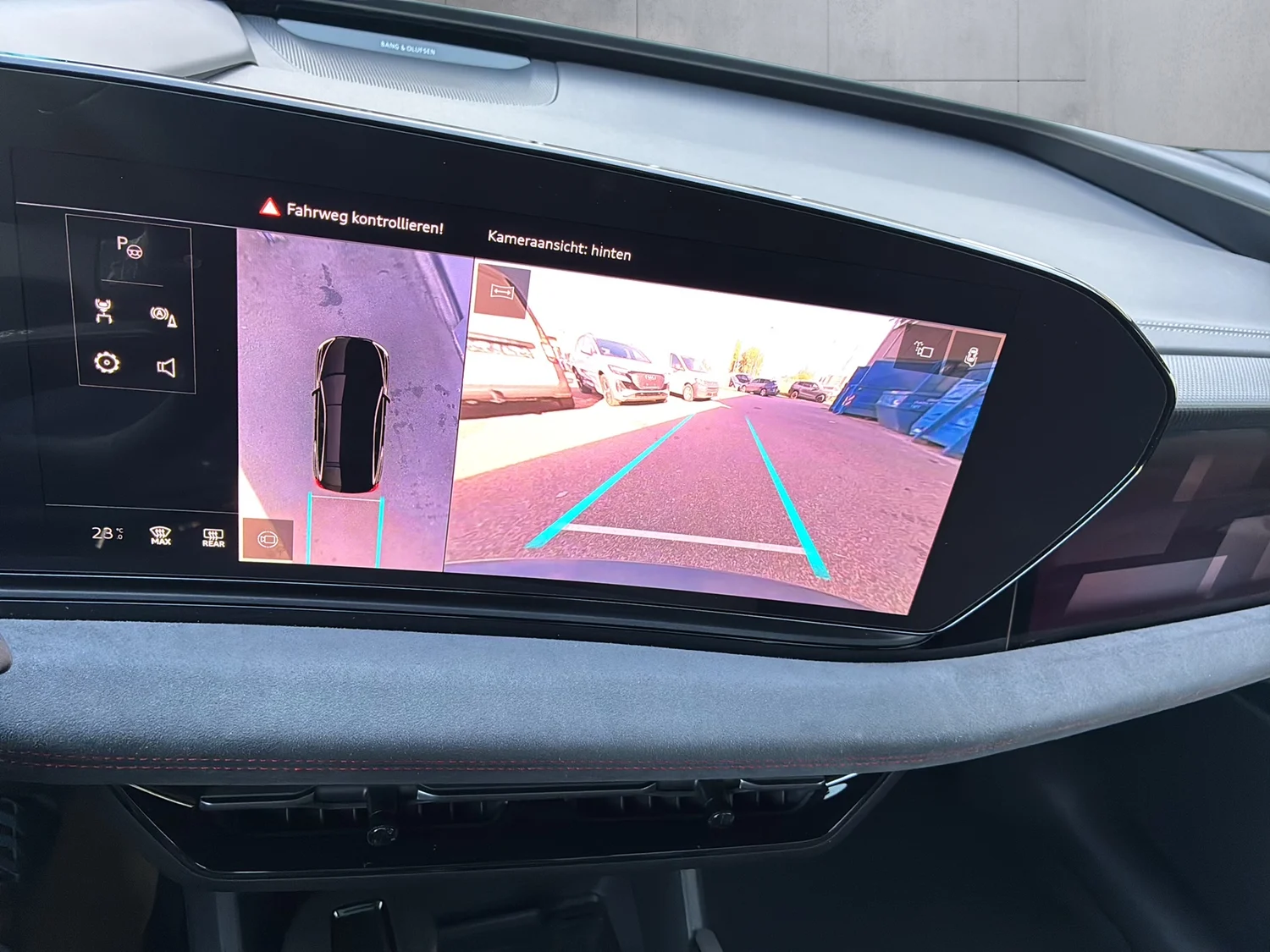 Bild eines Audi A6 Sportback e-tron quattro