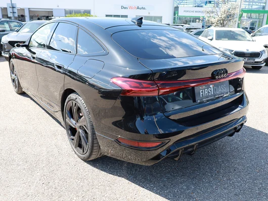 Bild eines Audi A6 Sportback e-tron quattro
