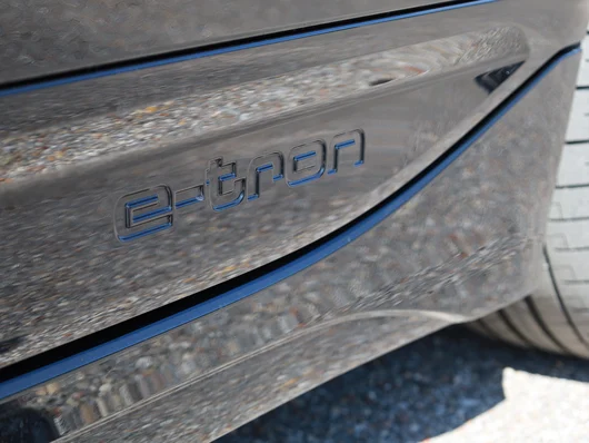 Bild eines Audi A6 Sportback e-tron quattro