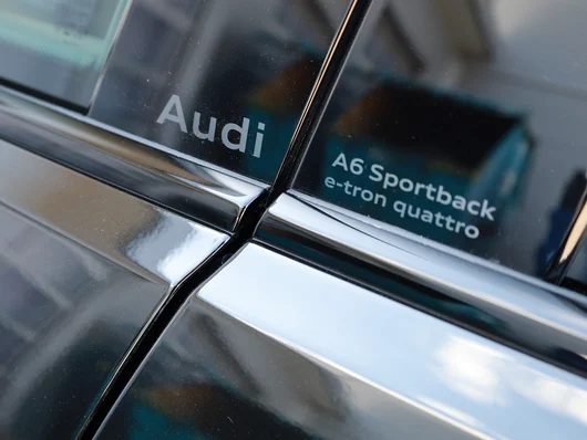 Bild eines Audi A6 Sportback e-tron quattro
