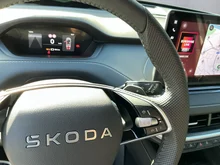 Škoda Enyaq Sportline 85 in Moon-Weiß Metallic