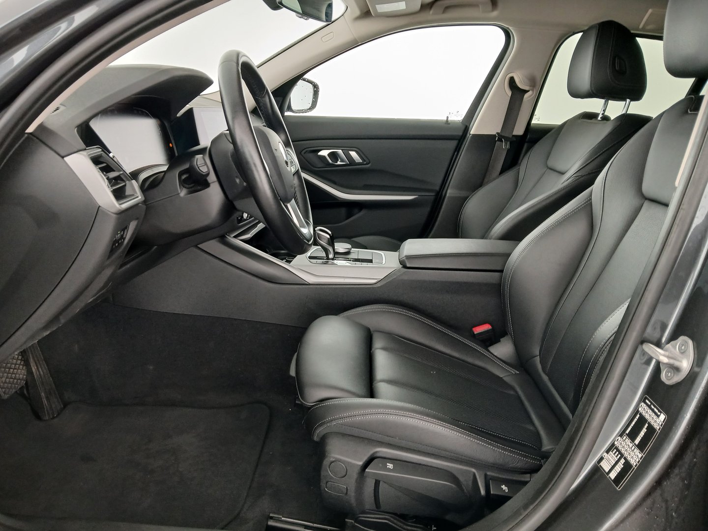 BMW 318d 48 V Touring Aut. | Bild 14 von 32