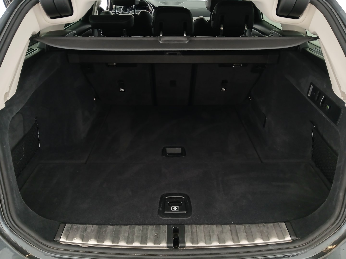 BMW 318d 48 V Touring Aut. | Bild 28 von 32