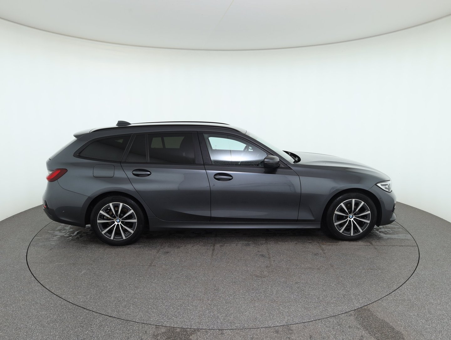 BMW 318d 48 V Touring Aut. | Bild 6 von 32