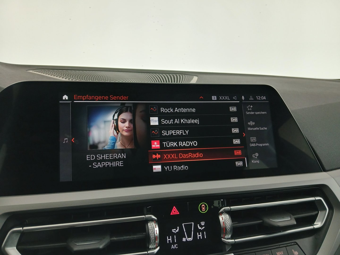 BMW 318d 48 V Touring Aut. | Bild 24 von 32