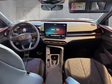 CUPRA Terramar VZ e-HYBRID 272 PS DSG in Nacht-Schwarz Metallic
