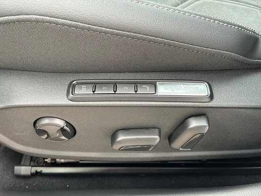 Bild eines VW Golf Variant Business mHeV TSI DSG