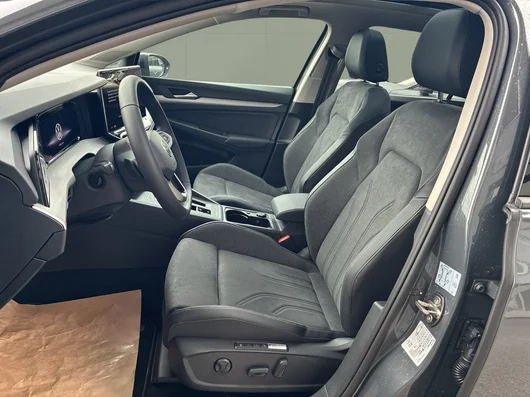 Bild eines VW Golf Variant Business mHeV TSI DSG