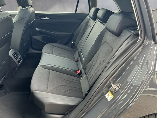 Bild eines VW Golf Variant Business mHeV TSI DSG