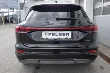 Audi Q6 e-tron quattro in Mythosschwarz Metallic
