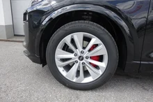 Audi Q6 e-tron quattro in Mythosschwarz Metallic