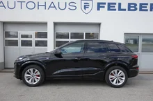 Audi Q6 e-tron quattro in Mythosschwarz Metallic