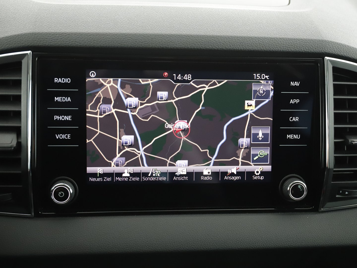 Škoda KAROQ Style 125 TDI DSG | Bild 18 von 25