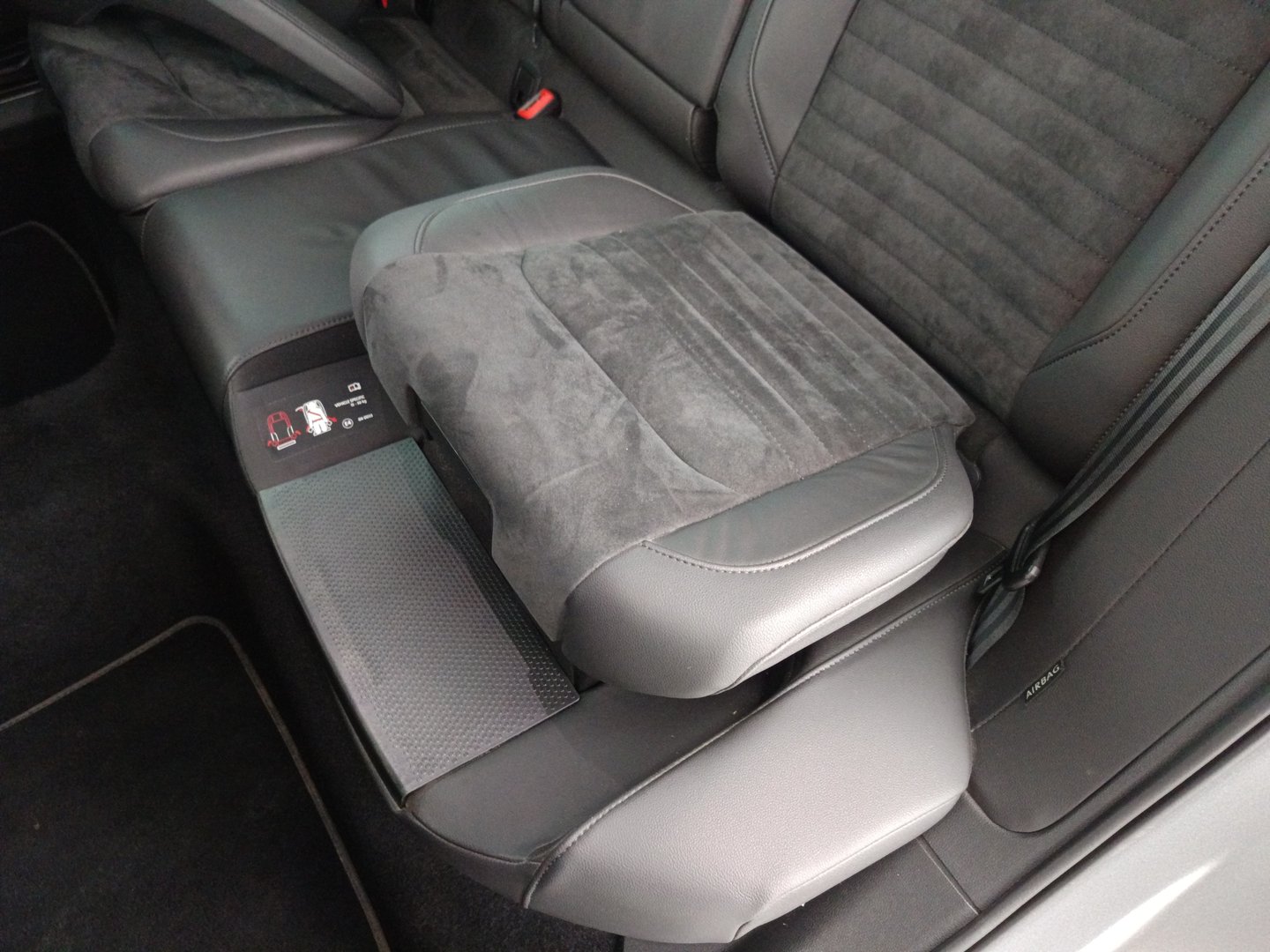 VW Passat Comfortline TDI | Bild 34 von 37