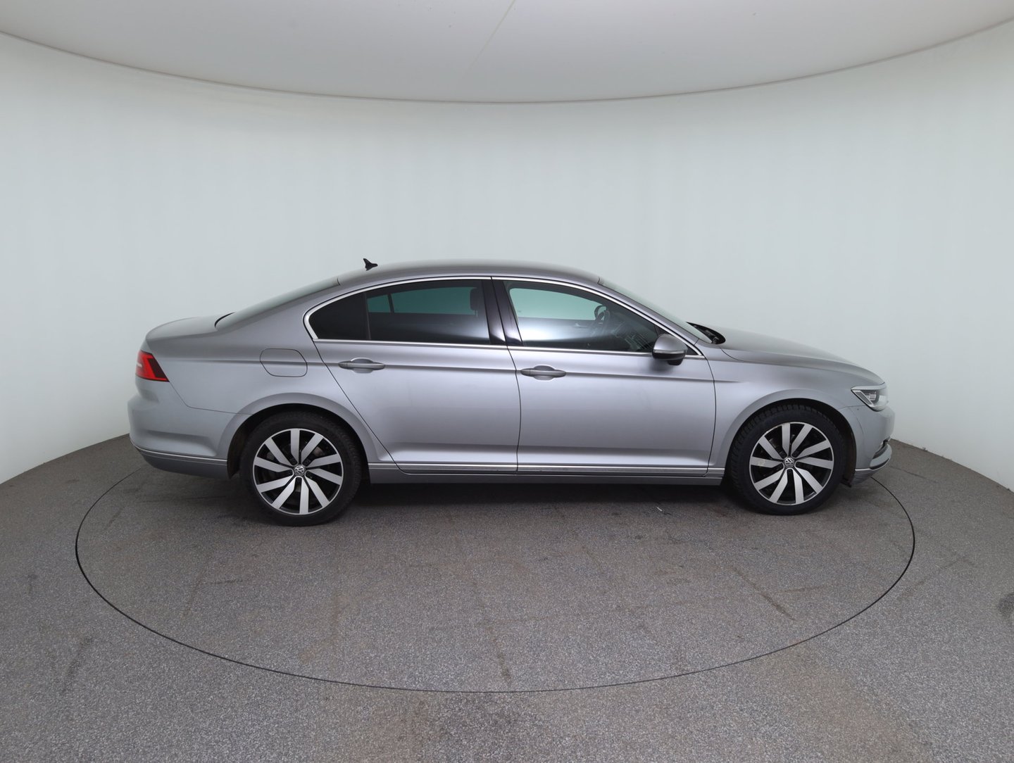 VW Passat Comfortline TDI | Bild 4 von 37