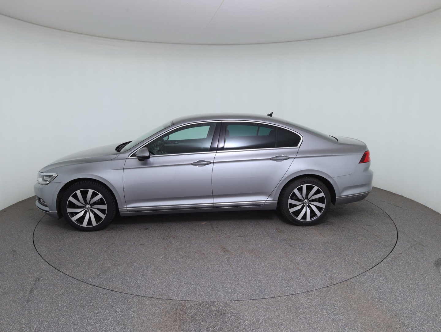 VW Passat Comfortline TDI | Bild 8 von 37