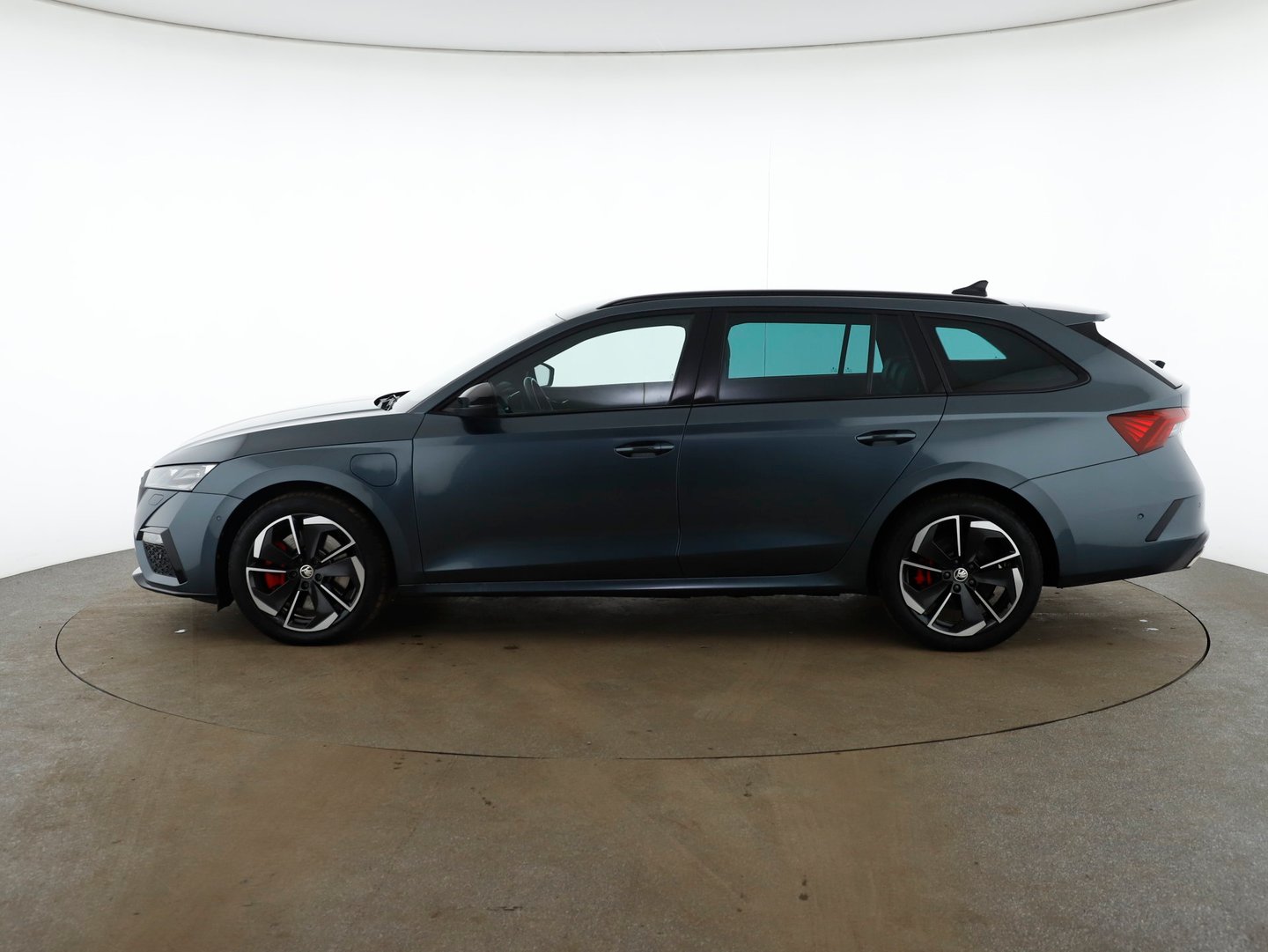 Škoda OCTAVIA Combi RS iV 245 DSG | Bild 8 von 30