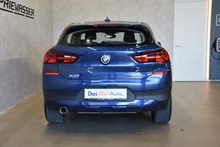 BMW X2 sDrive 18 i Advantage in Blau metallic