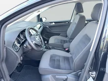 VW Golf Sportsvan Highline BMT TDI in deepblack perleffekt