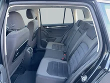 VW Golf Sportsvan Highline BMT TDI in deepblack perleffekt