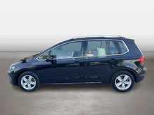 VW Golf Sportsvan Highline BMT TDI in deepblack perleffekt