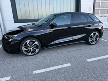 Audi A3 Sportback 35 TDI S line exterieur in 0E Mythosschwarz Metallic