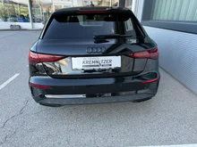 Audi A3 Sportback 35 TDI S line exterieur in 0E Mythosschwarz Metallic