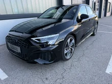 Audi A3 Sportback 35 TDI S line exterieur in 0E Mythosschwarz Metallic