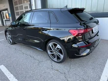 Audi A3 Sportback 35 TDI S line exterieur in 0E Mythosschwarz Metallic
