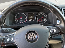 VW Multivan Edition TDI 4MOTION in indiumgrau metallic / Dach schwarz