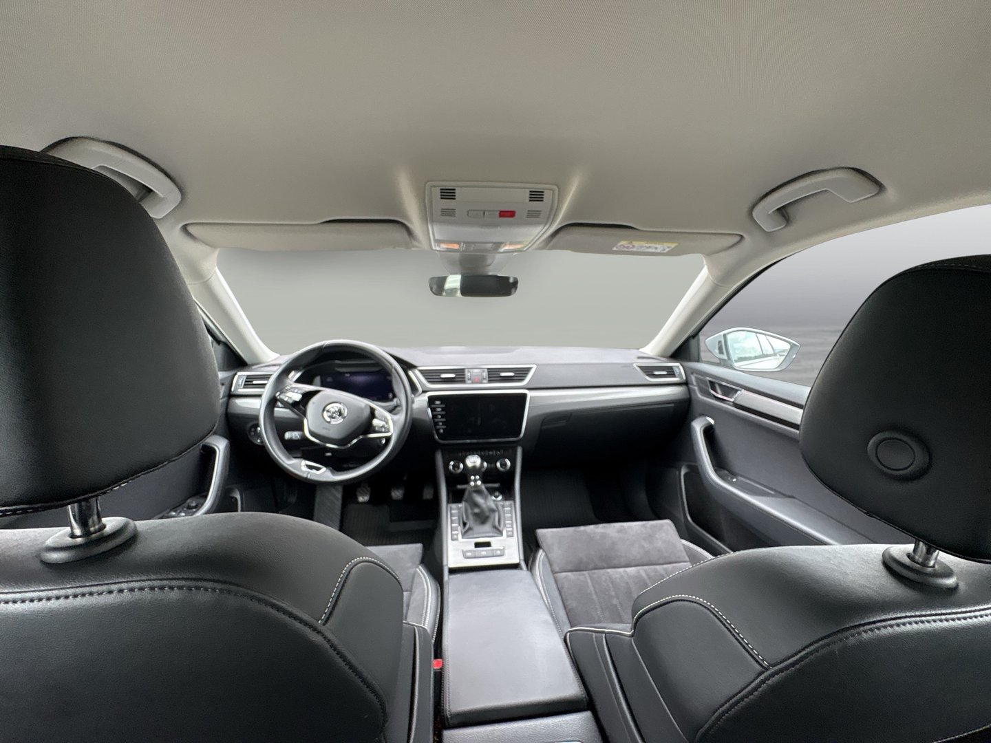Škoda SUPERB Combi Style TDI | Bild 9 von 20