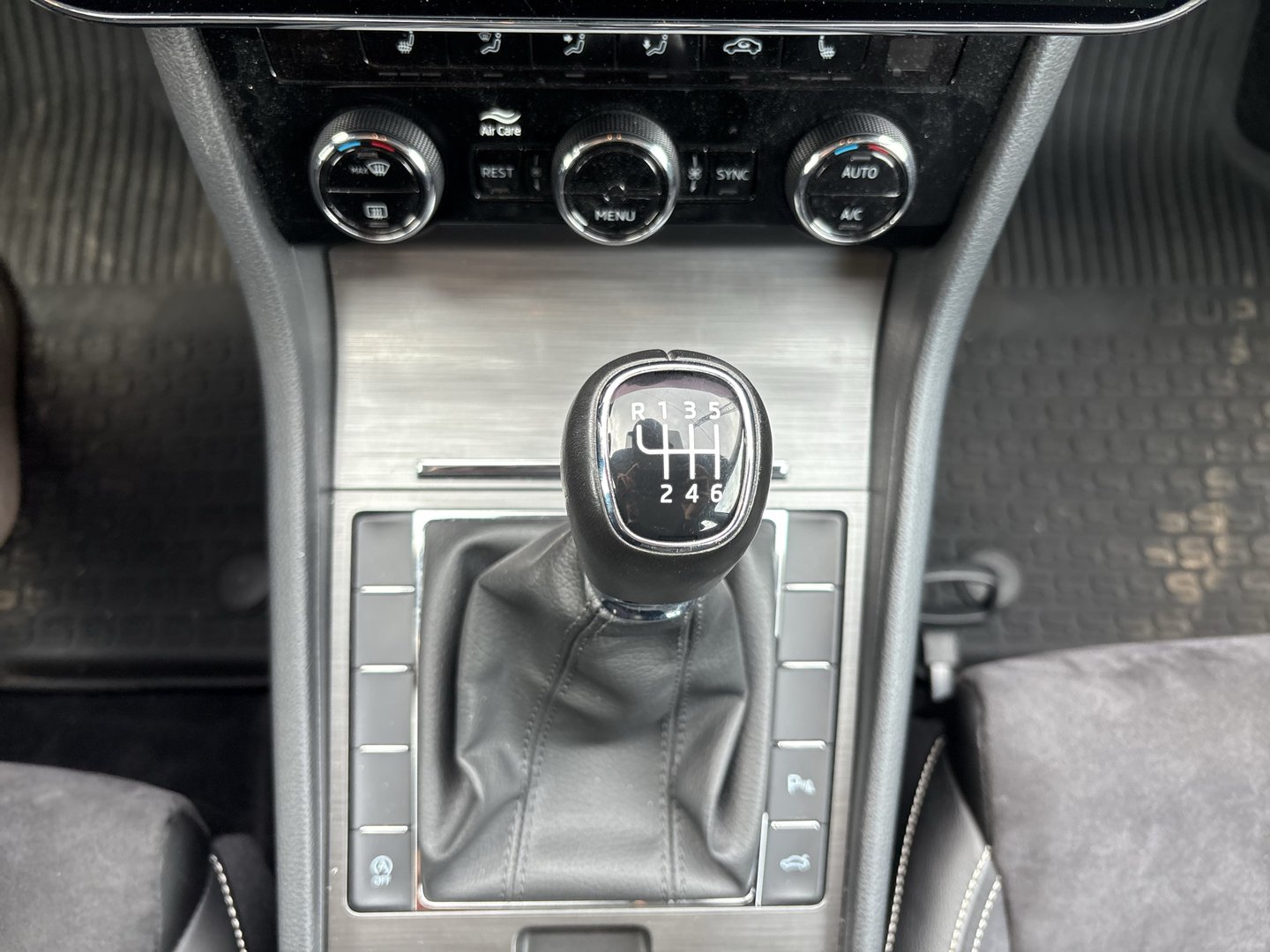 Škoda SUPERB Combi Style TDI | Bild 14 von 20