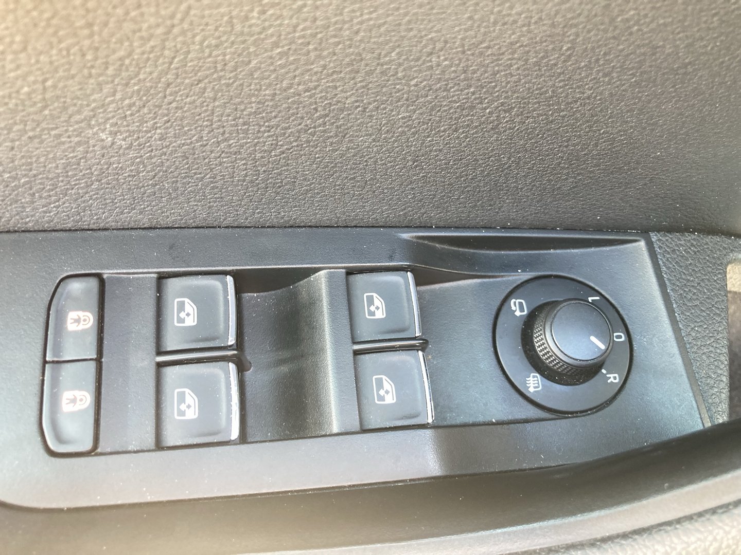 Škoda SUPERB Combi Style TDI DSG | Bild 14 von 30