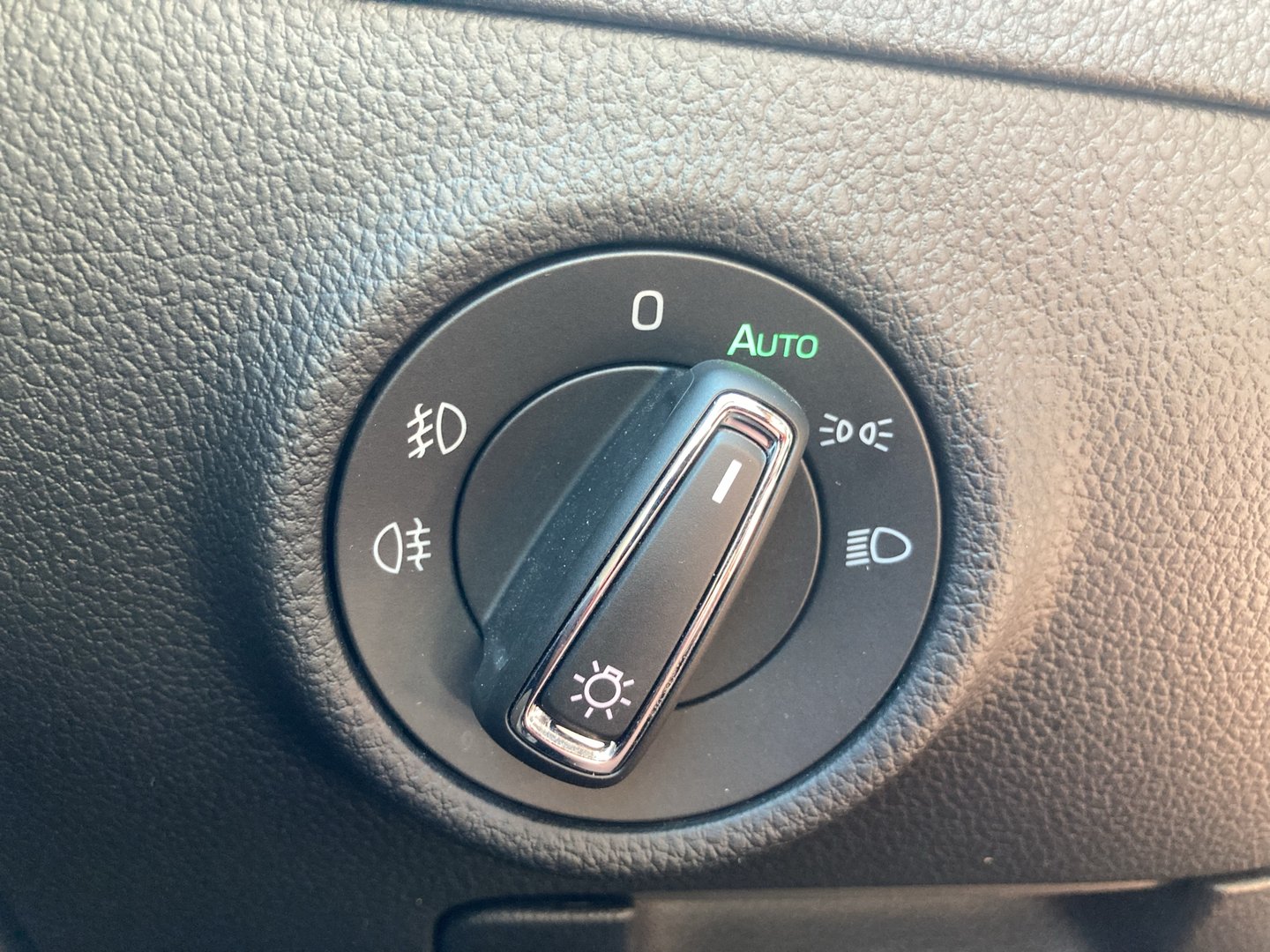 Škoda SUPERB Combi Style TDI DSG | Bild 16 von 30